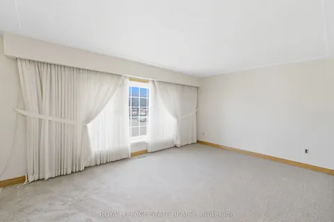 98 East 16th Street, ON L9A 4J3