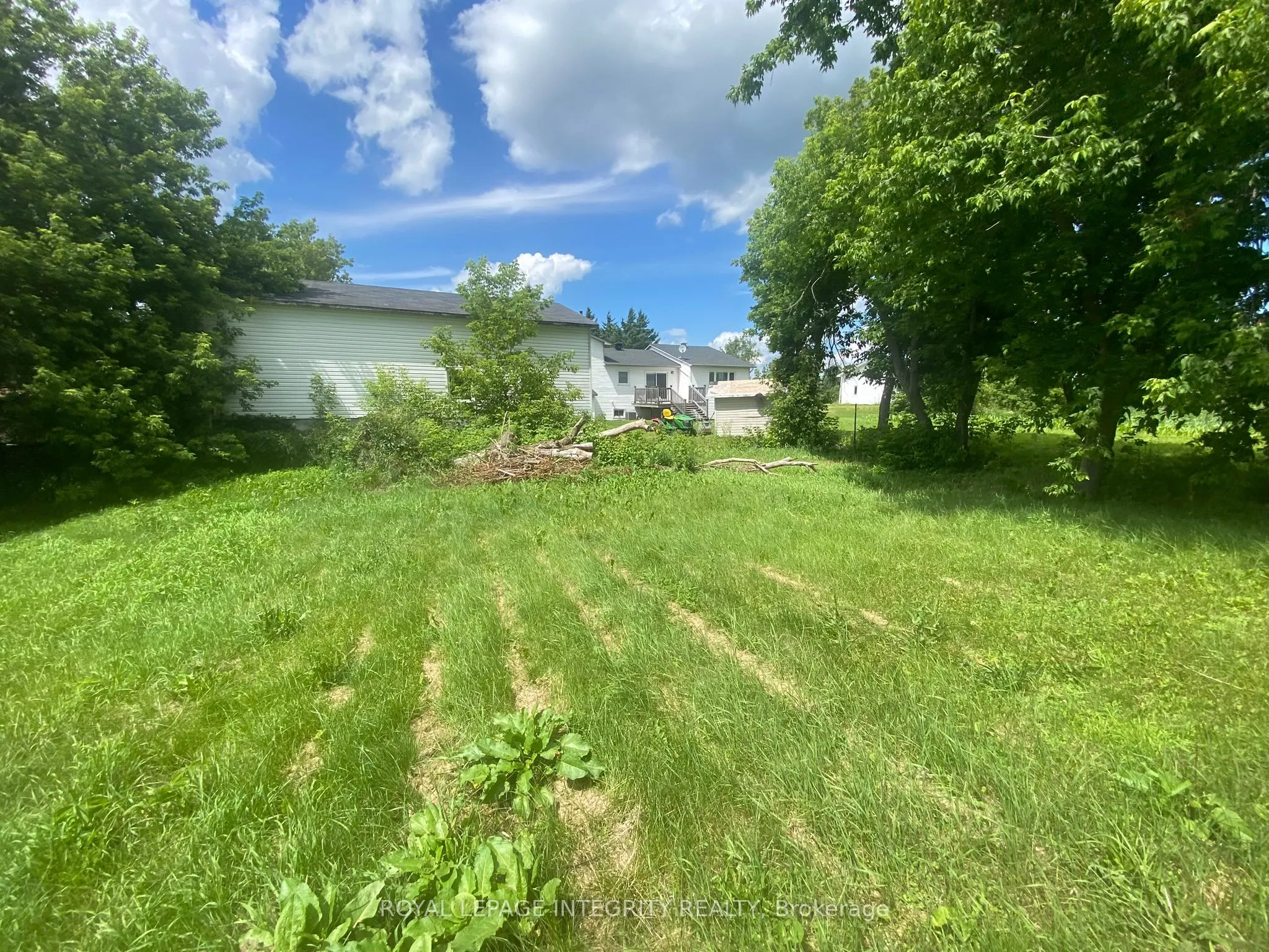 2415 DU LAC Road, ON K0A 3N0