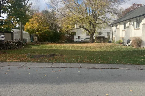 W/S Fielden Avenue, ON L3K 4V4