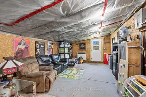 33 Victoria Street, ON N0K 1N0