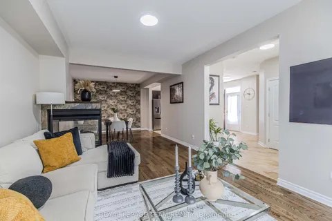 55 Emerald Pond Private, ON K1T 0C3