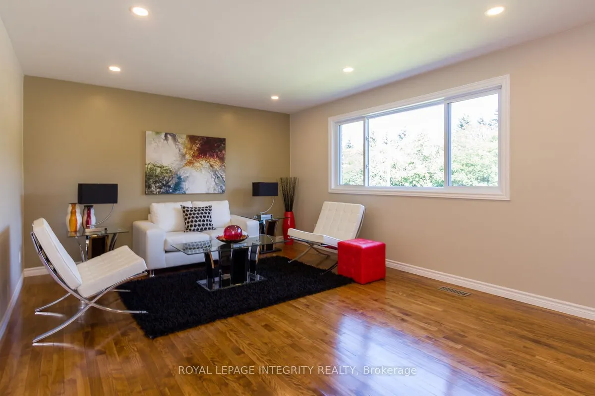 392 Tremblay Road, ON K1G 0B8