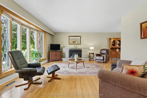 894 Bishop Place, ON L9G 3E5