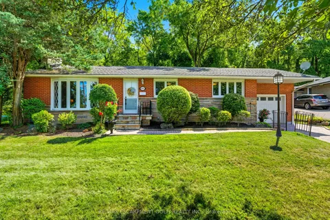 894 Bishop Place, ON L9G 3E5