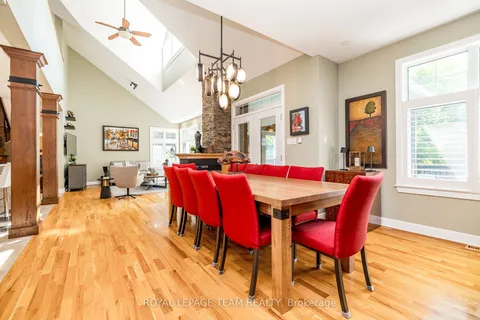 19 Turtle Point Private, ON K2K 3P1