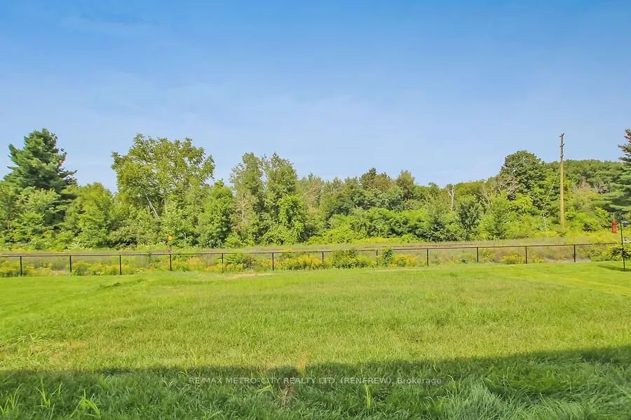 129 Seabert Drive, ON K7S 0K1