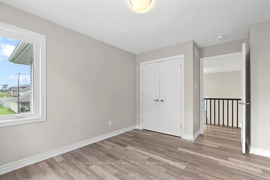 129 Seabert Drive, ON K7S 0K1