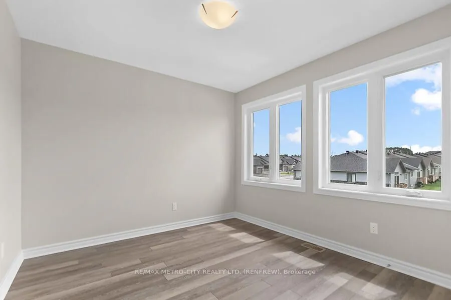 129 Seabert Drive, ON K7S 0K1