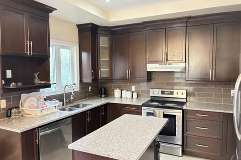 439 LANDSWOOD Way, ON K2S 0A4