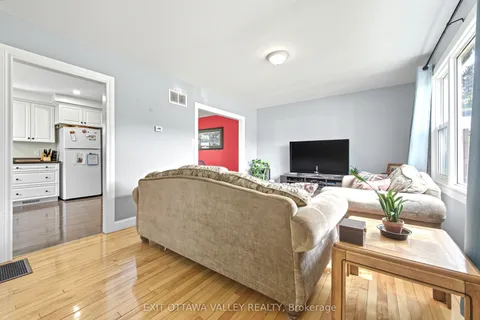 6 Faraday Crescent, ON K0J 1P0