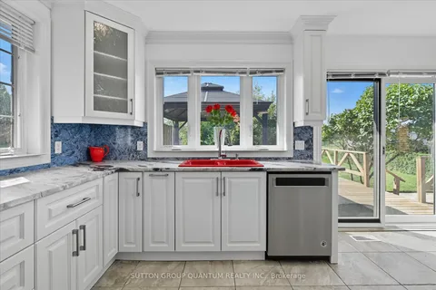 729 Winston Road, ON L3M 4E8