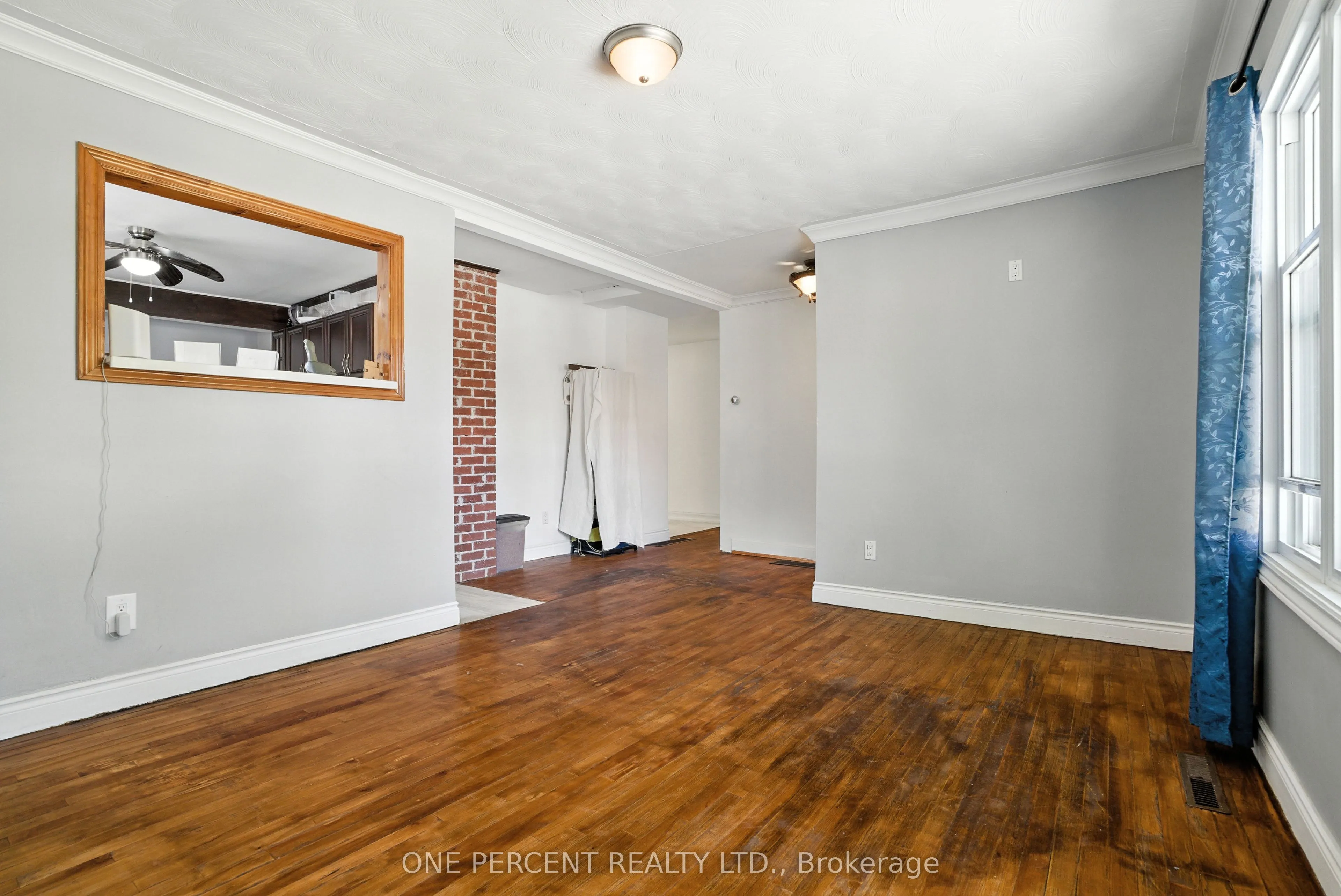 279 Anna Avenue, ON K1Z 7V5