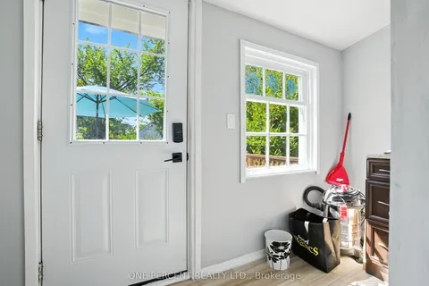 279 Anna Avenue, ON K1Z 7V5