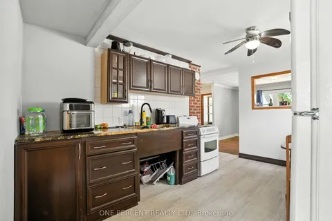 279 Anna Avenue, ON K1Z 7V5