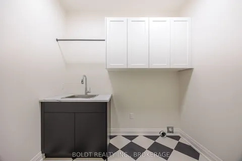 1051 PELHAM Street, ON L3C 3E4