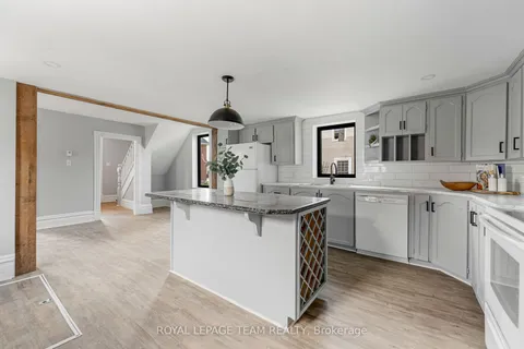 47 Bonnechere Street, ON K7V 1Y8