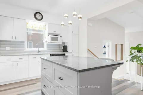 306 Bleecker Avenue, ON K8N 3V4