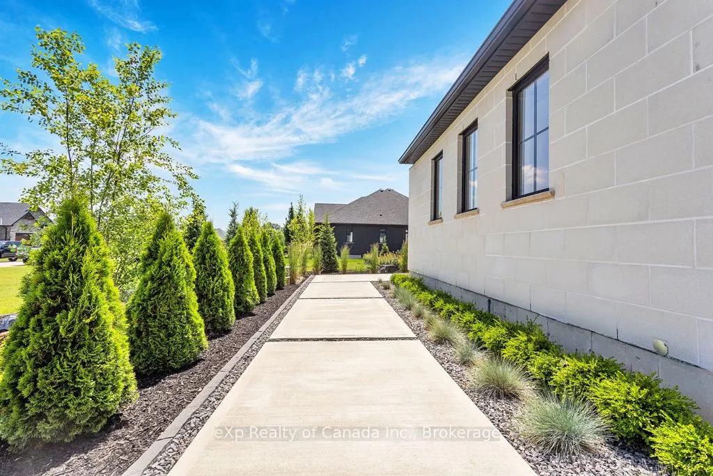 33 August Crescent, ON N0J 1R0