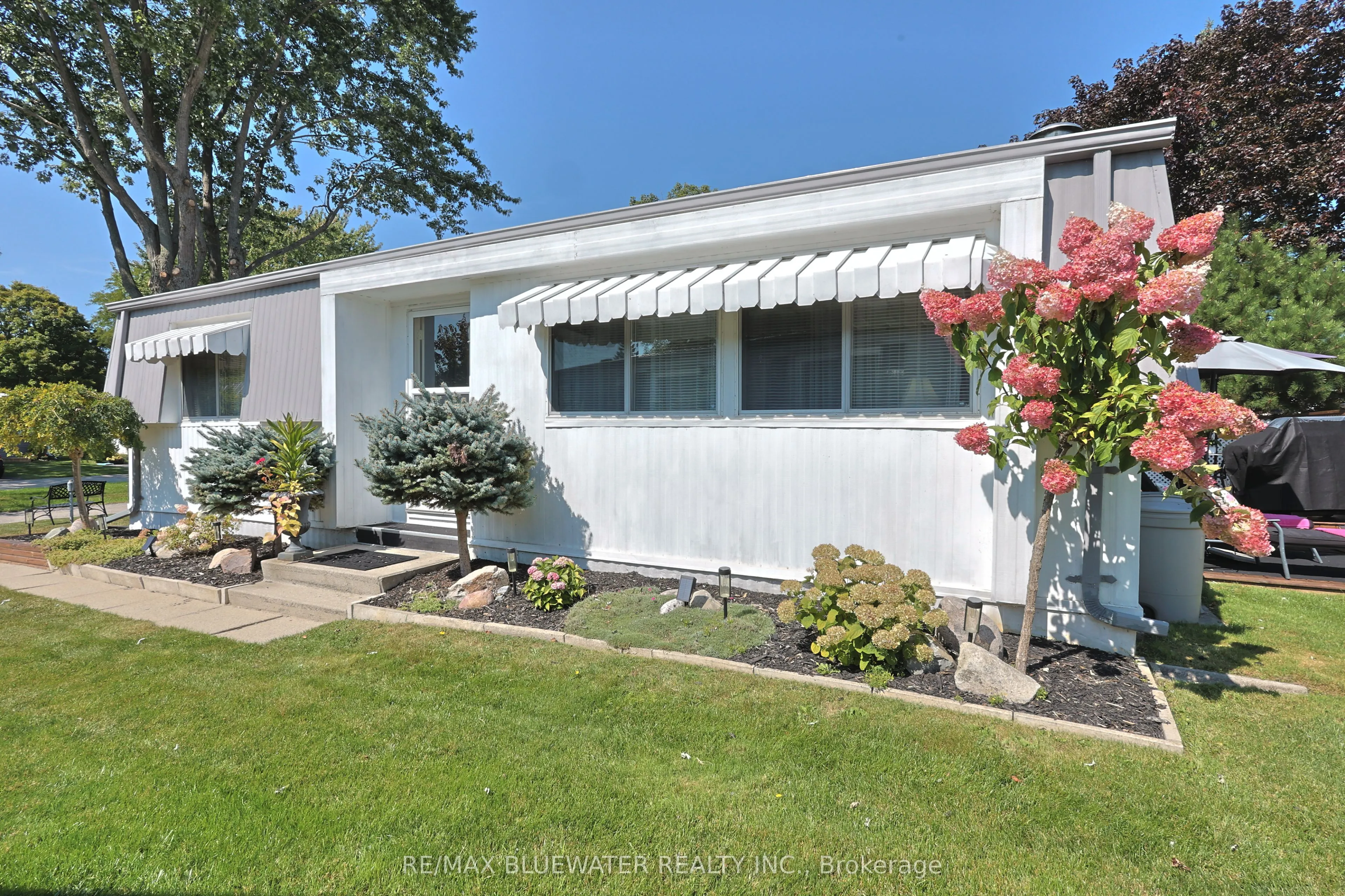 208 Biltmore Drive, ON N0M 1T0