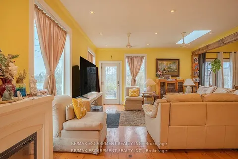 1093 Sunset Drive, ON L2A 5M4