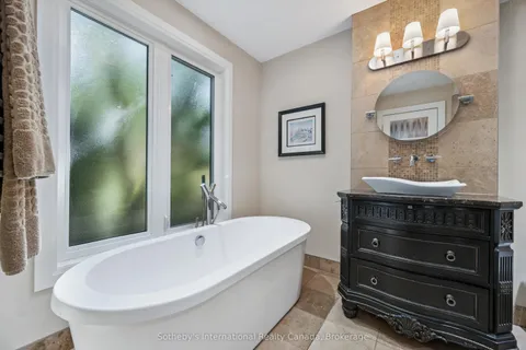 348 Browning Place, ON N2L 2W3