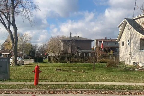 652 Steele Street, ON L3K 4Y9