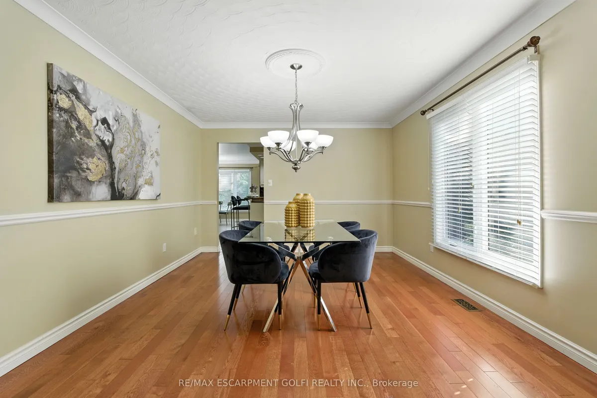 6 Renata Court, ON L9H 6X1