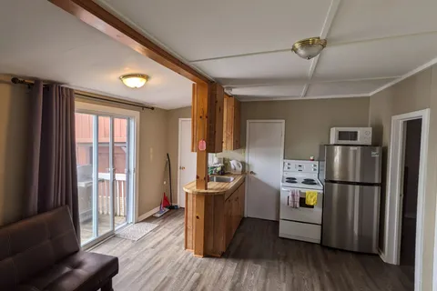 118 Front Street, ON K0L 1Y0