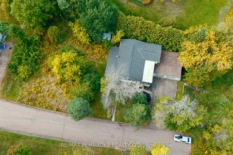 2 Cowley Street, ON K0J 1K0