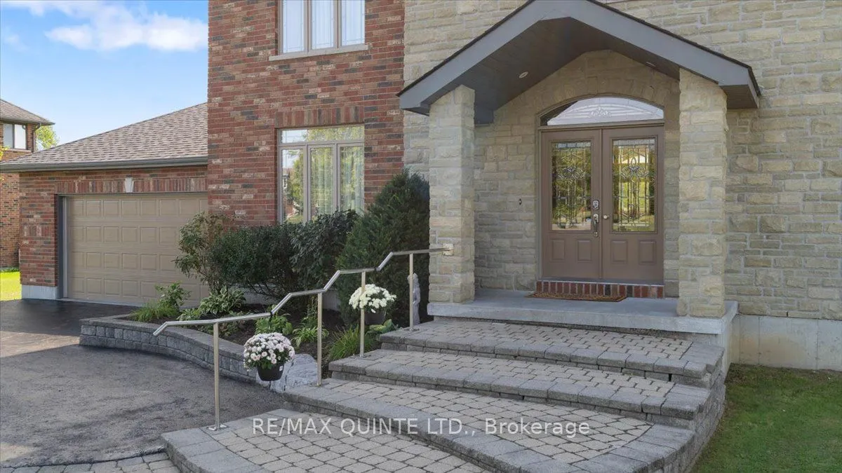 39 Deerfield Court, ON K8N 4Z1