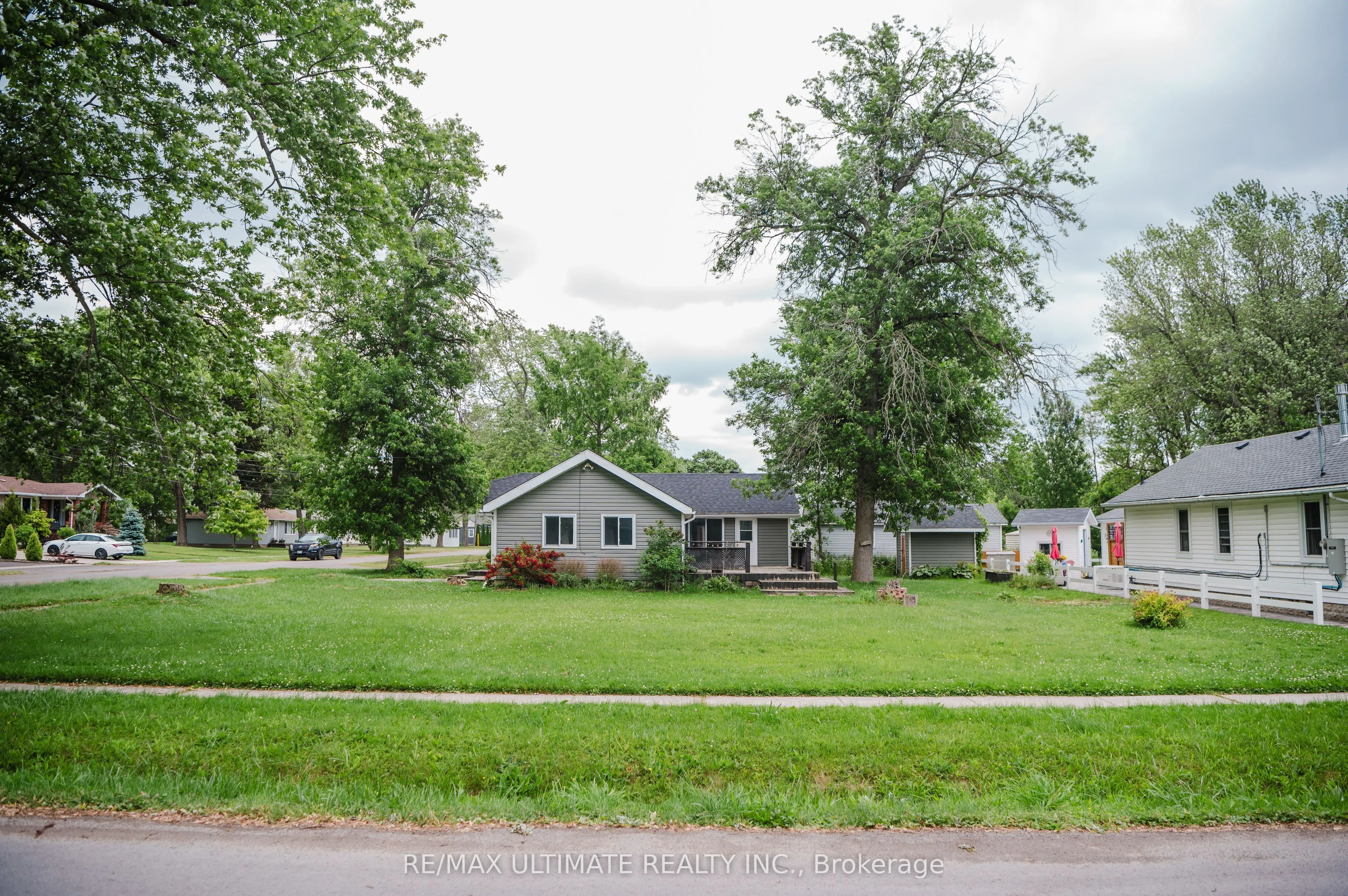 Vacant Land living room at 000 Helen Street Fort Erie