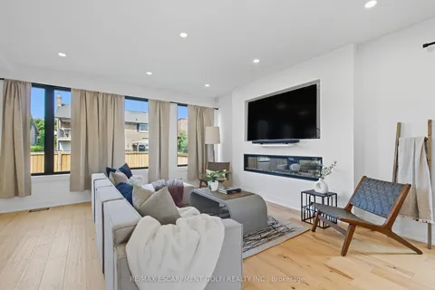 20 Ivy Crescent, ON L2V 0J9