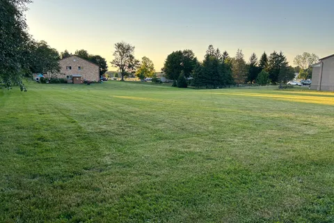 PL 173 PTS 1&2 Queen Street, ON N0M 1H0