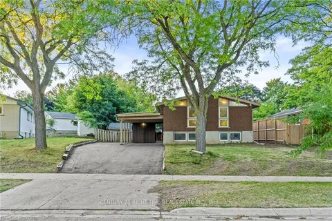 366 Dale Crescent, ON N2J 3Y7