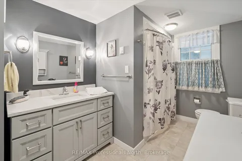 166 Lakeview Avenue, ON P0A 1M0