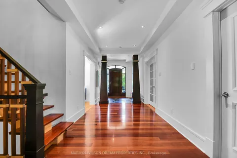 29 Mackinnon Road, ON K1M 0G4