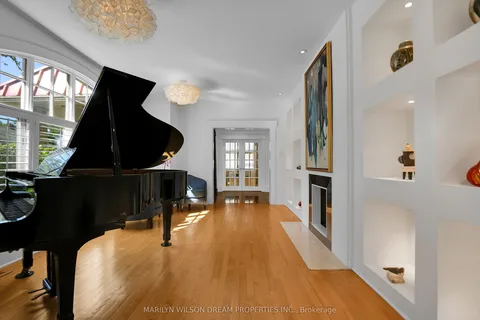 29 Mackinnon Road, ON K1M 0G4