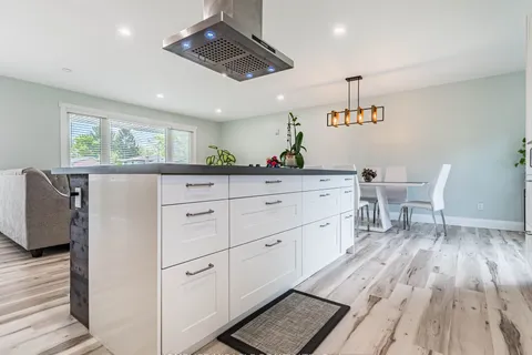 38 Martha Court, ON L3C 4N2