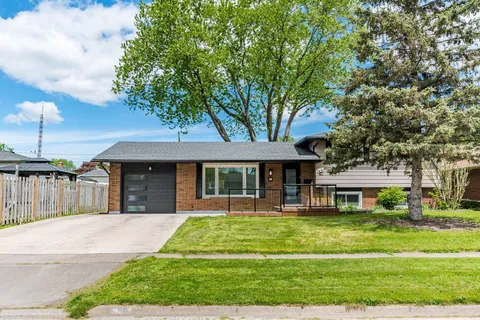 38 Martha Court, ON L3C 4N2