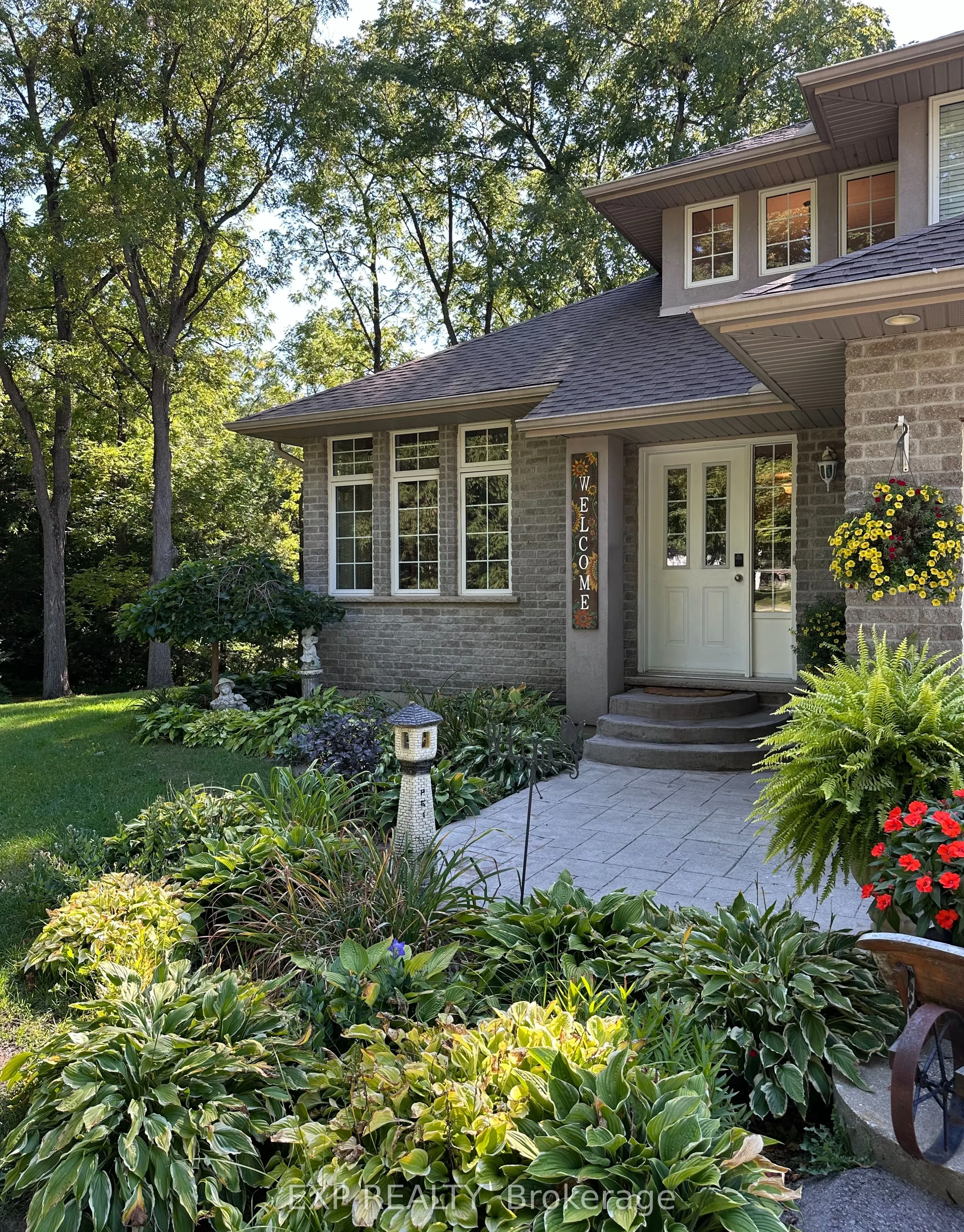 2011 Main Street, ON N0E 1X0