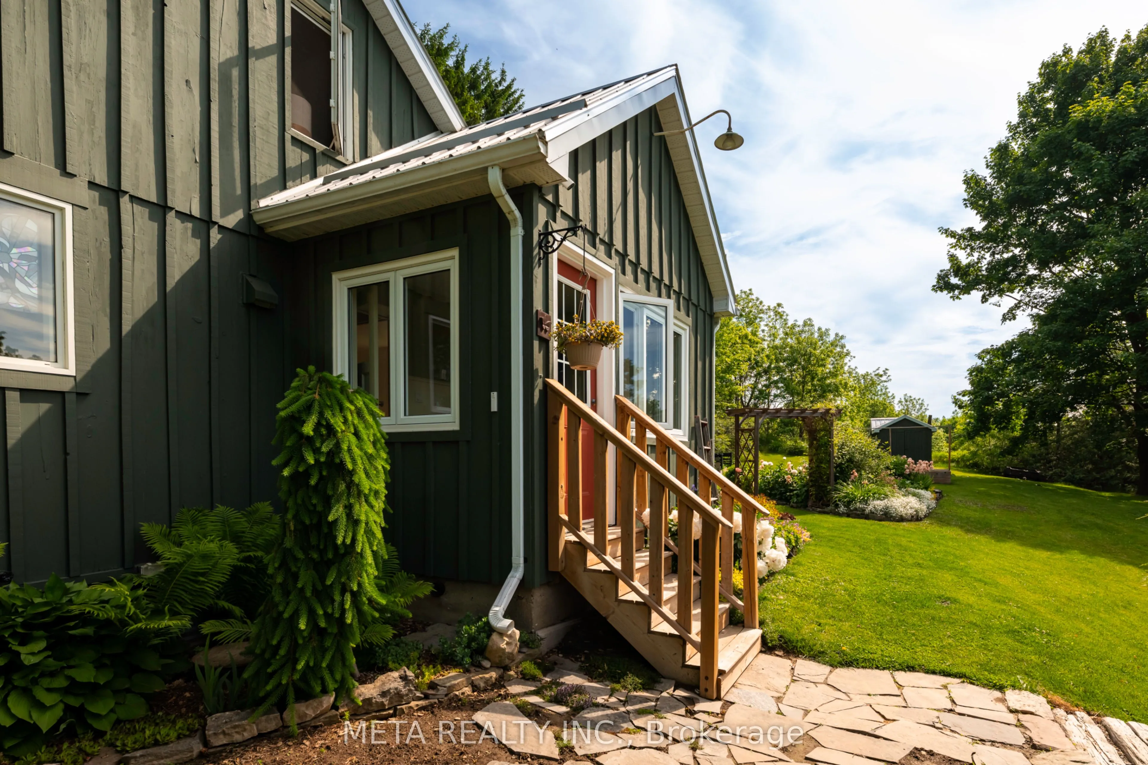 237 Main Street, ON L9V 1X7