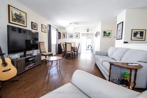 330 Autumn Crescent, ON L3C 7K1