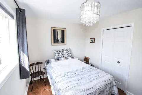 330 Autumn Crescent, ON L3C 7K1