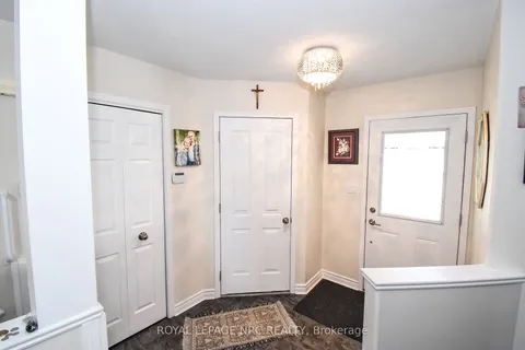 330 Autumn Crescent, ON L3C 7K1