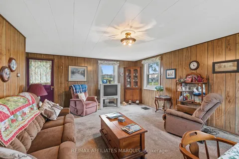 255 County Road 40 Road, ON K0E 1B0