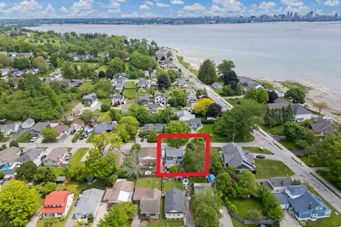 17 Windsor Avenue, ON L2A 5L8