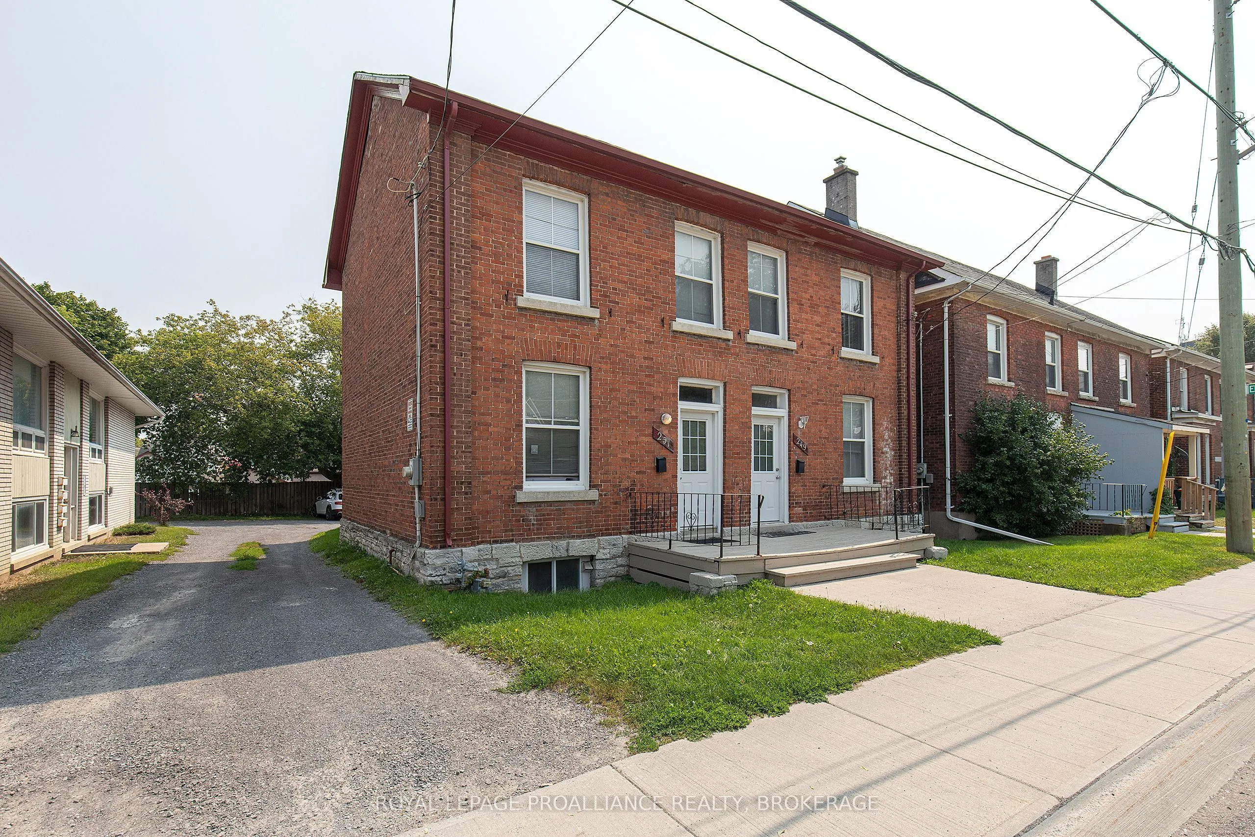 251 Division Street, ON K7K 3Z5