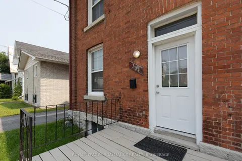 251 Division Street, ON K7K 3Z5