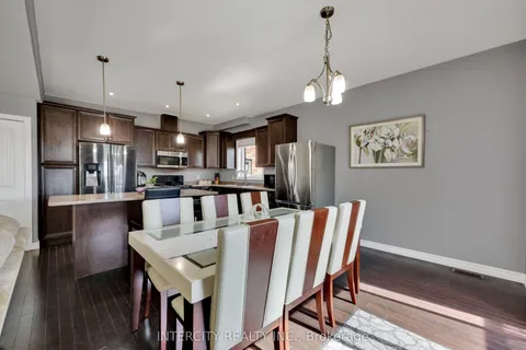 82 Molengraaf Way, ON N7M 0A2