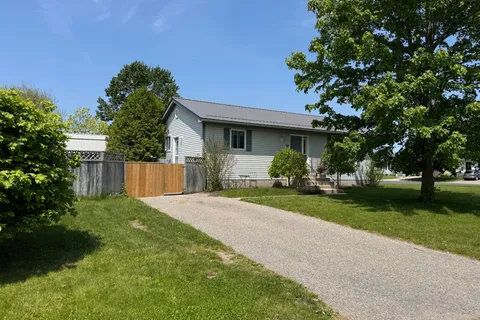 28 Melanie Drive, ON N5H 3G6
